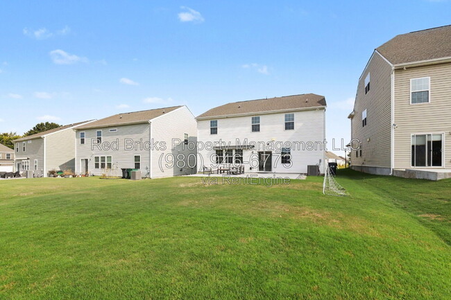 Building Photo - 16110 Winfield Hall Dr