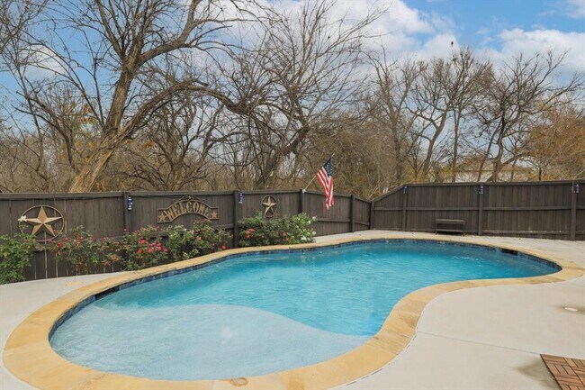 Building Photo - 2412 Avalon Creek Way