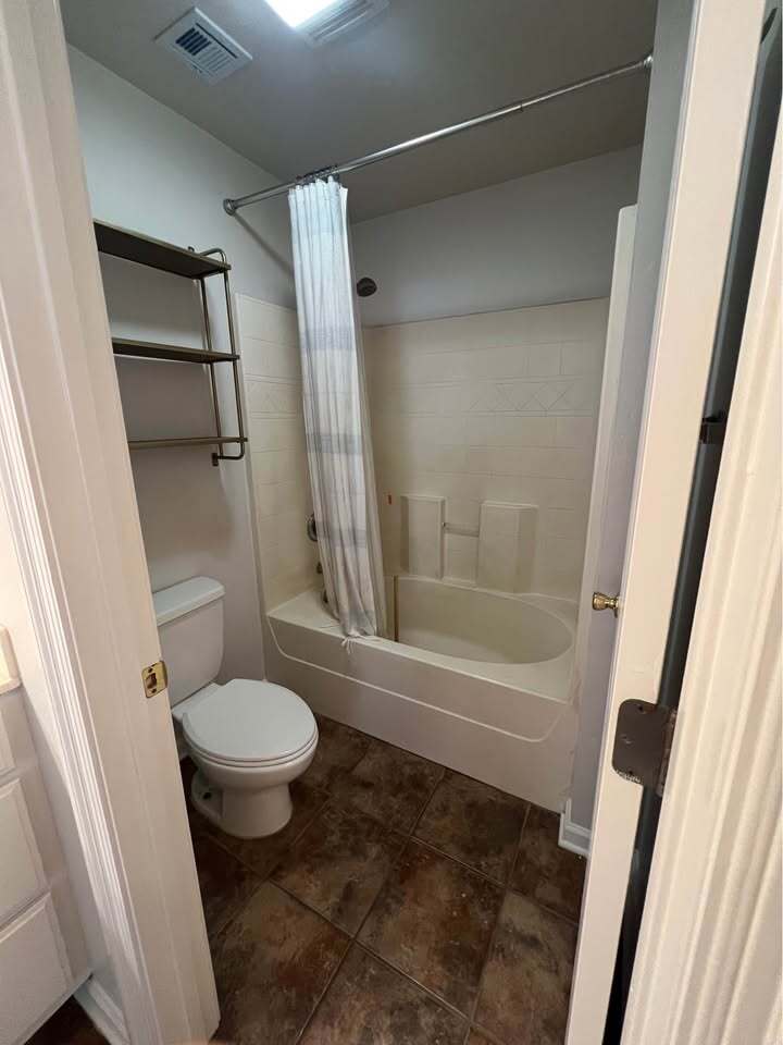 Building Photo - 14258 Woodlands Dr