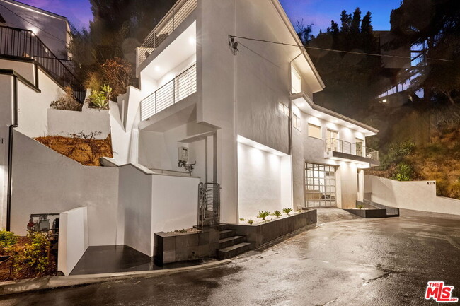 Building Photo - 3111 Belden Dr