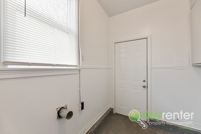 Building Photo - Well-Maintained 2-Bedroom Home – Near I-135