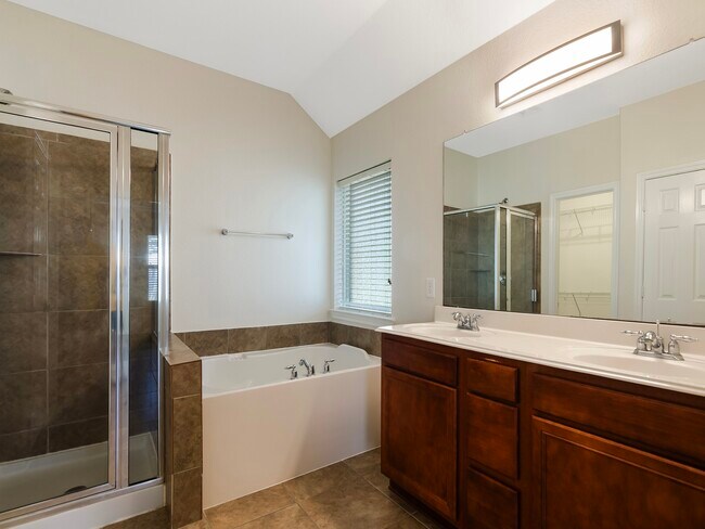 Building Photo - 47 W Lasting Spring Cir