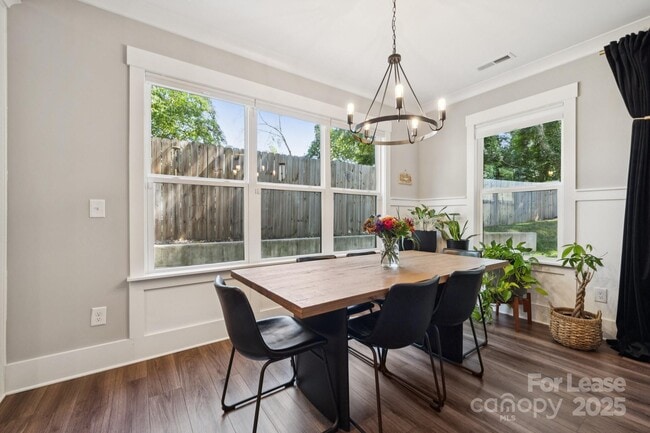 Building Photo - 2507 Marlowe Ave