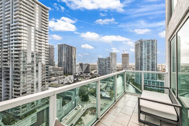 Building Photo - 41 SE 5th St