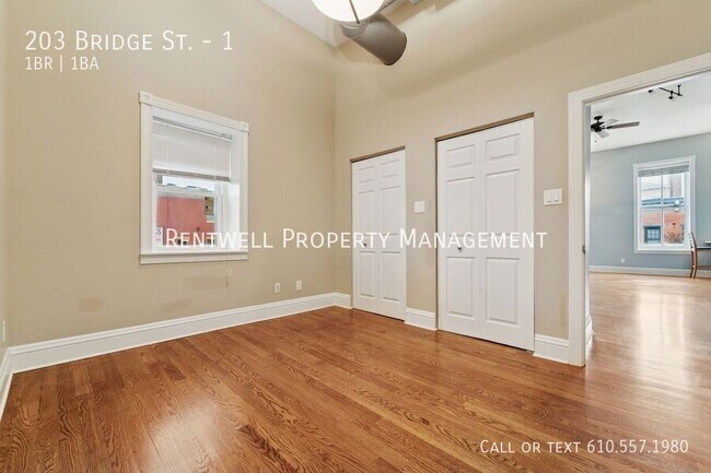 Building Photo - 203 Bridge St