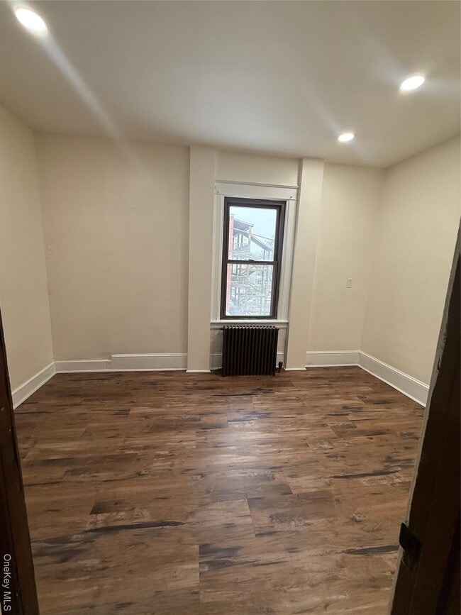 Building Photo - 173 Mansion St