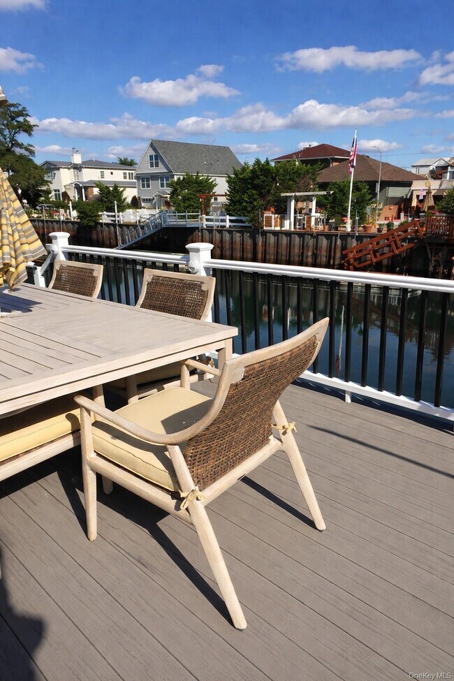 Building Photo - 14 Vinton St