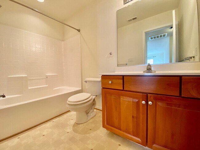 Building Photo - READY July 1st!! End-Unit Condo with Commu...
