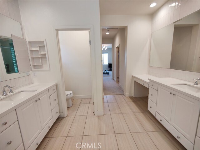 Building Photo - 14289 Hillcrest Dr