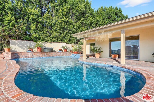 Building Photo - 3713 Dellvale Pl