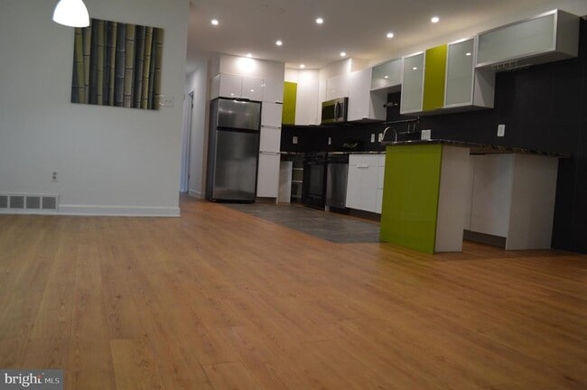 Building Photo - 10026 Fair Wds Dr