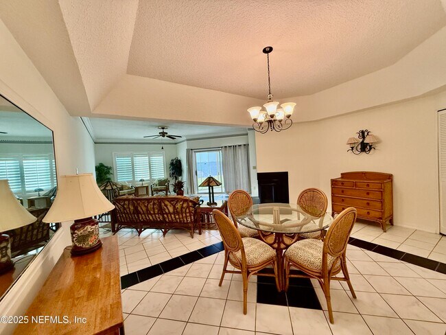 Building Photo - 2099 Winterbourne N