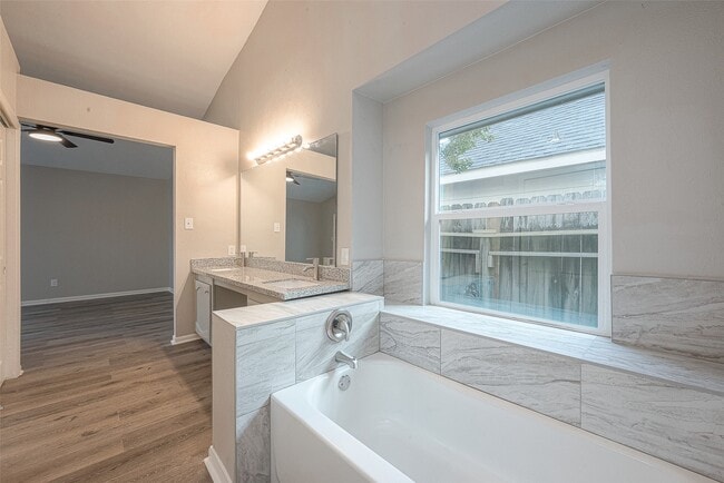 Building Photo - 15638 Schumann Ln