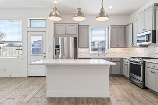 Building Photo - 7818 Starfish Arbor Dr