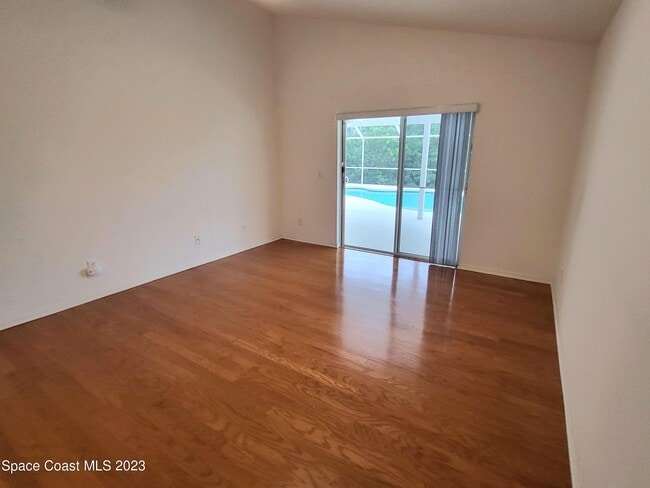 Building Photo - 1573 Laramie Cir