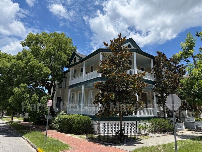 Primary Photo - 402 E Park Ave