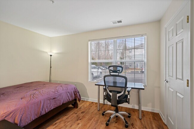 Building Photo - 501 Garrison Woods Dr