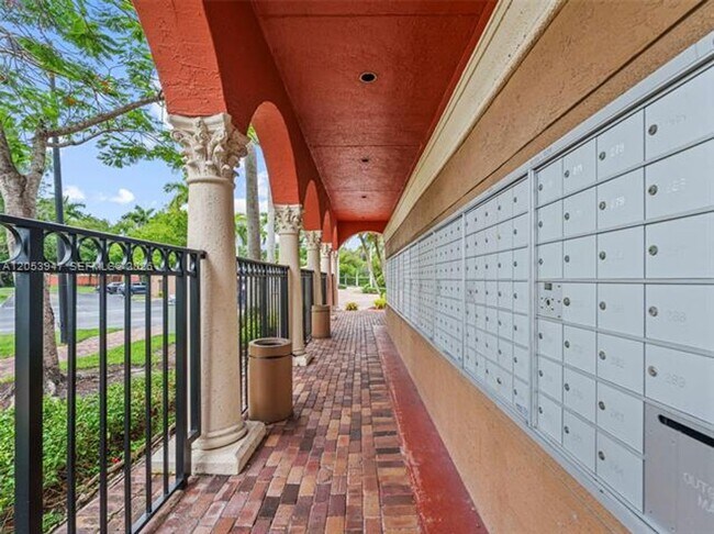 Building Photo - 4402 SW 160th Ave