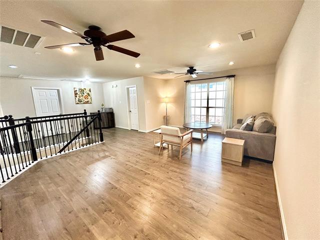 Building Photo - 2122 Trickling Creek Dr