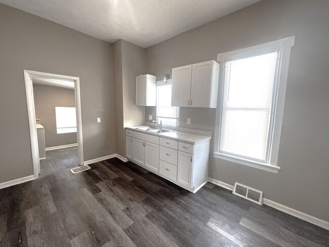 Building Photo - 1942 S 16th St