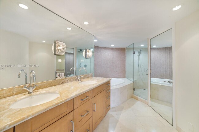 Building Photo - 2100 S Ocean Ln