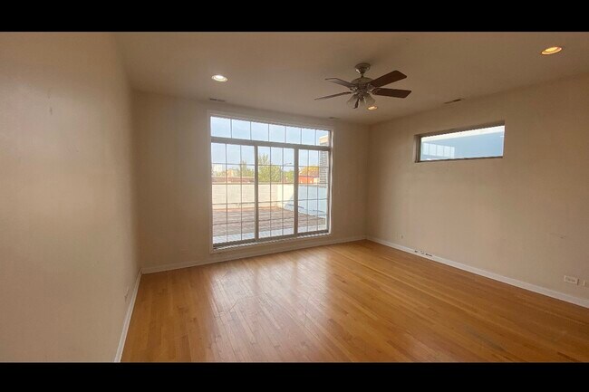 Building Photo - 2803 W Warren Blvd