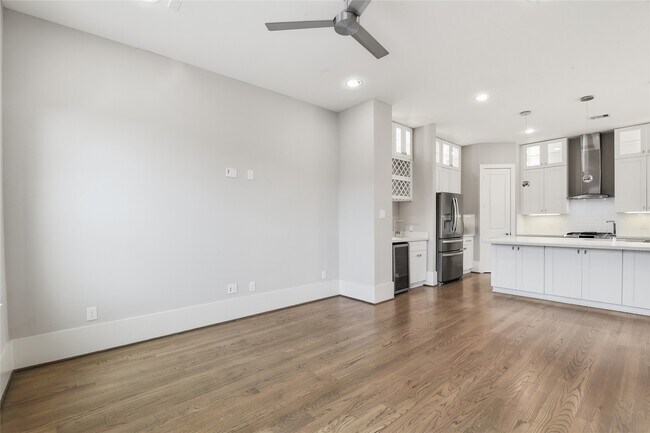 Building Photo - 1716 Ovid St