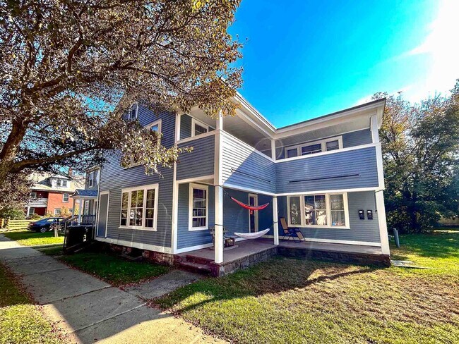 Primary Photo - 28 Hyde St