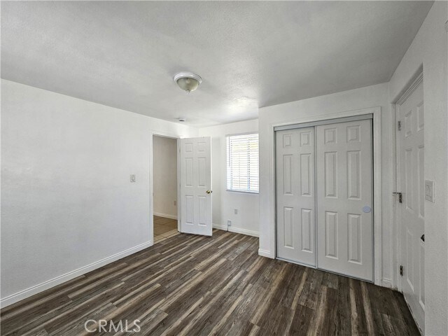 Building Photo - 656 W 21st St
