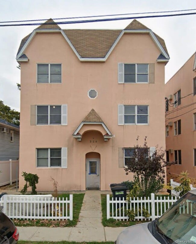 Building Photo - 224 Franklin Pl