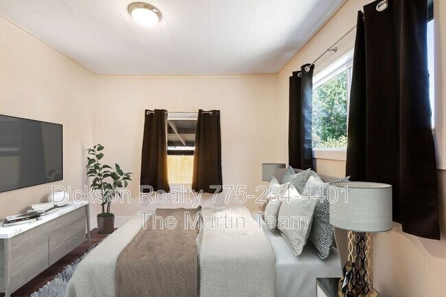 Building Photo - 309 4th St