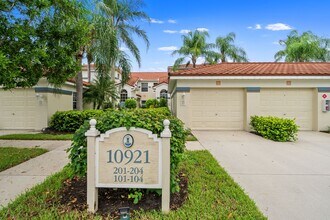 Building Photo - Rarely available for rent this Second-floo...