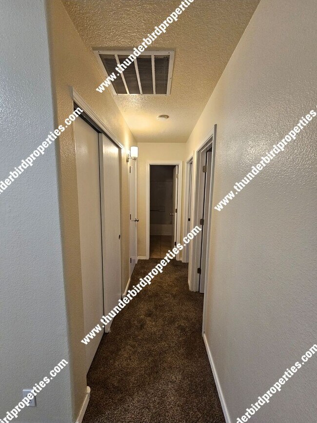 Building Photo - Move in special $500 OFF FIRST MONTHS RENT...