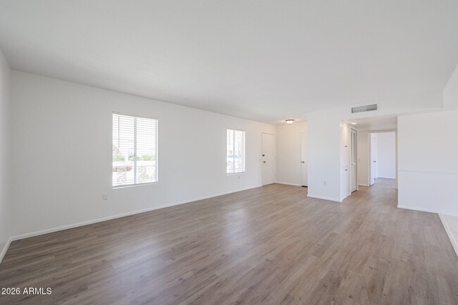 Building Photo - 10507 W Brookside Dr