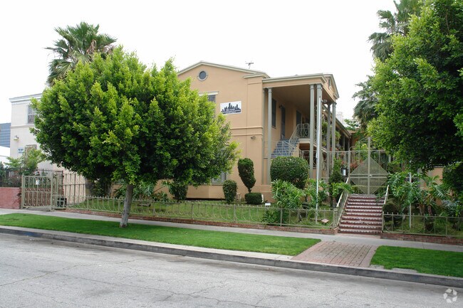 Building Photo - 820-830 1/2 S. Serrano Ave