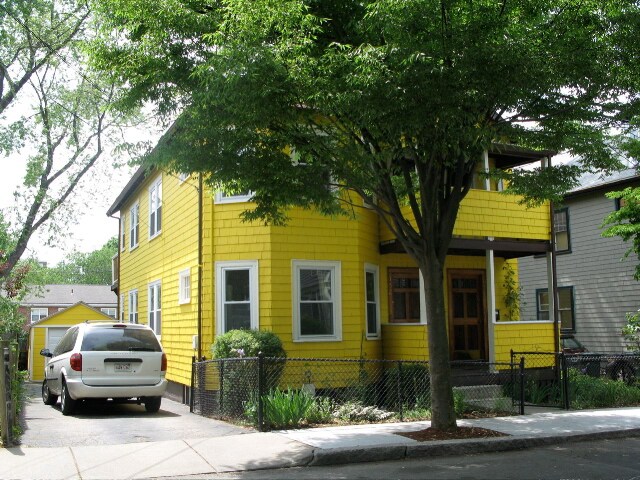 Primary Photo - 152 Raymond St