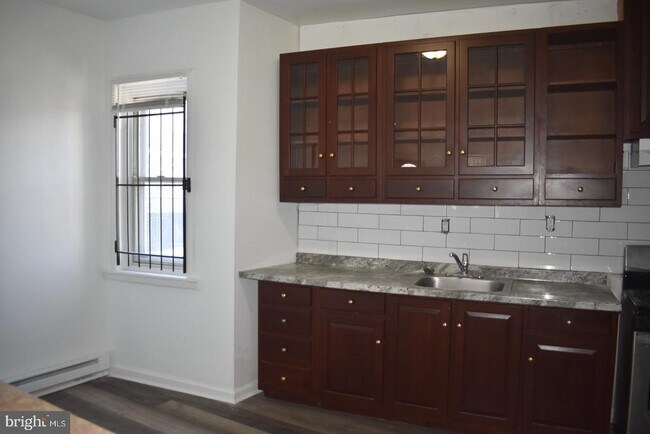 Building Photo - 10 S 62nd St