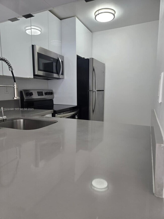 Building Photo - 488 NW 165th St