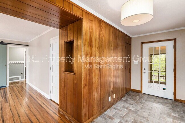 Building Photo - 413 Walhalla Rd