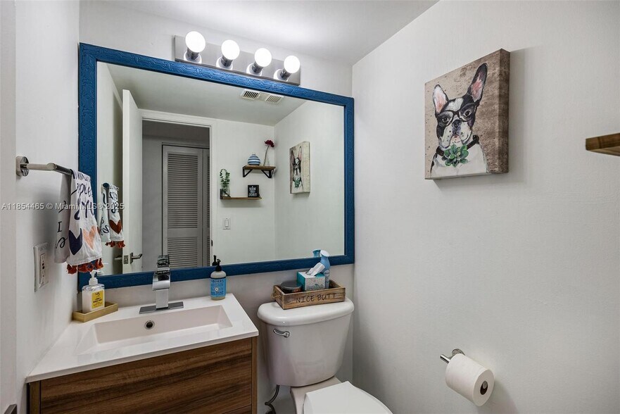 Building Photo - 600 NE 36th St