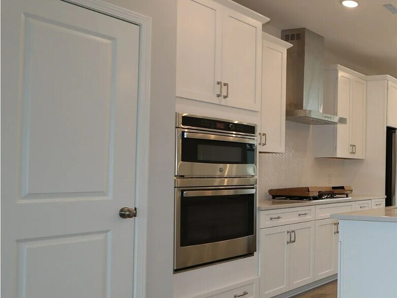 Building Photo - 10056 Secluded Garden Dr