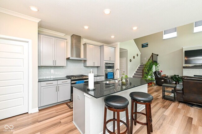 Building Photo - 9904 Delmore Dr