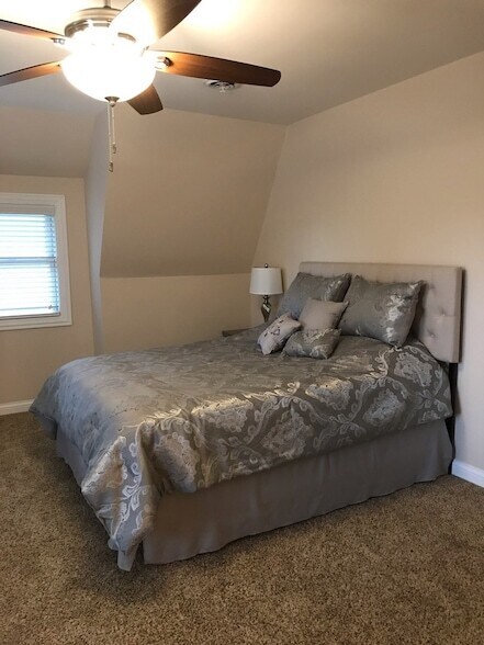 Building Photo - 1045 Marquette St