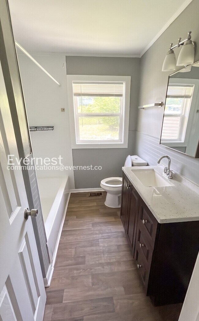 Building Photo - 516 Athens Ct