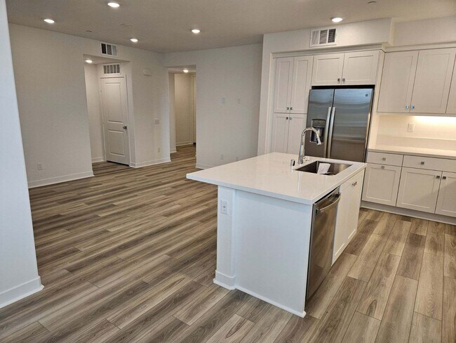 Building Photo - 1200 Lasso Way