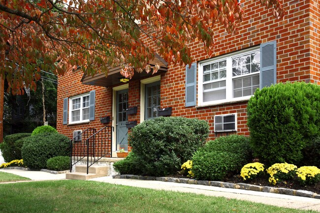 Building Photo - Gladmar Court