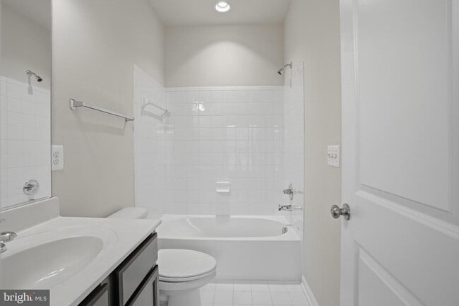 Building Photo - 14325 Potomac Heights Ln