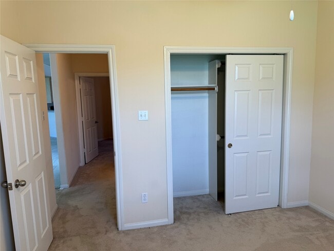 Building Photo - 10727 Gilford Crest Dr