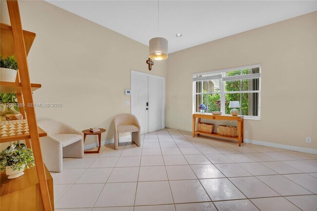 Building Photo - 885 Tanglewood Cir