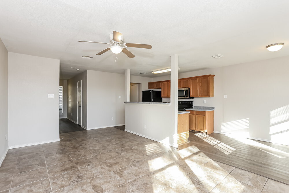 Building Photo - 1424 Pine Ln